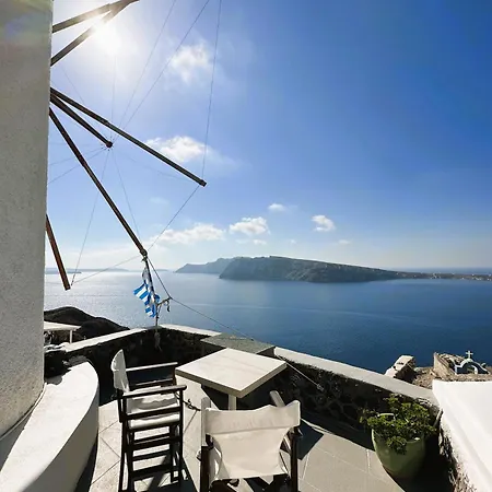 Lioyerma Windmill With Outdoor Hot Tub Oia (Santorini)